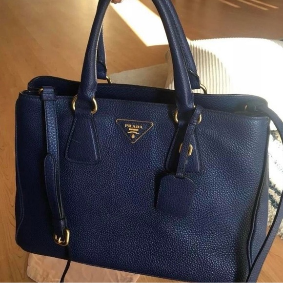 PRADA PURSE - Picture 2 of 7